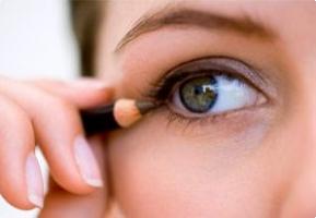 Антивозрастной макияж: 10 правил, которые помогут выглядеть моложе